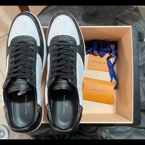 LOUIS VUITTON RIVOLI SNEAKER (1A8WGA)